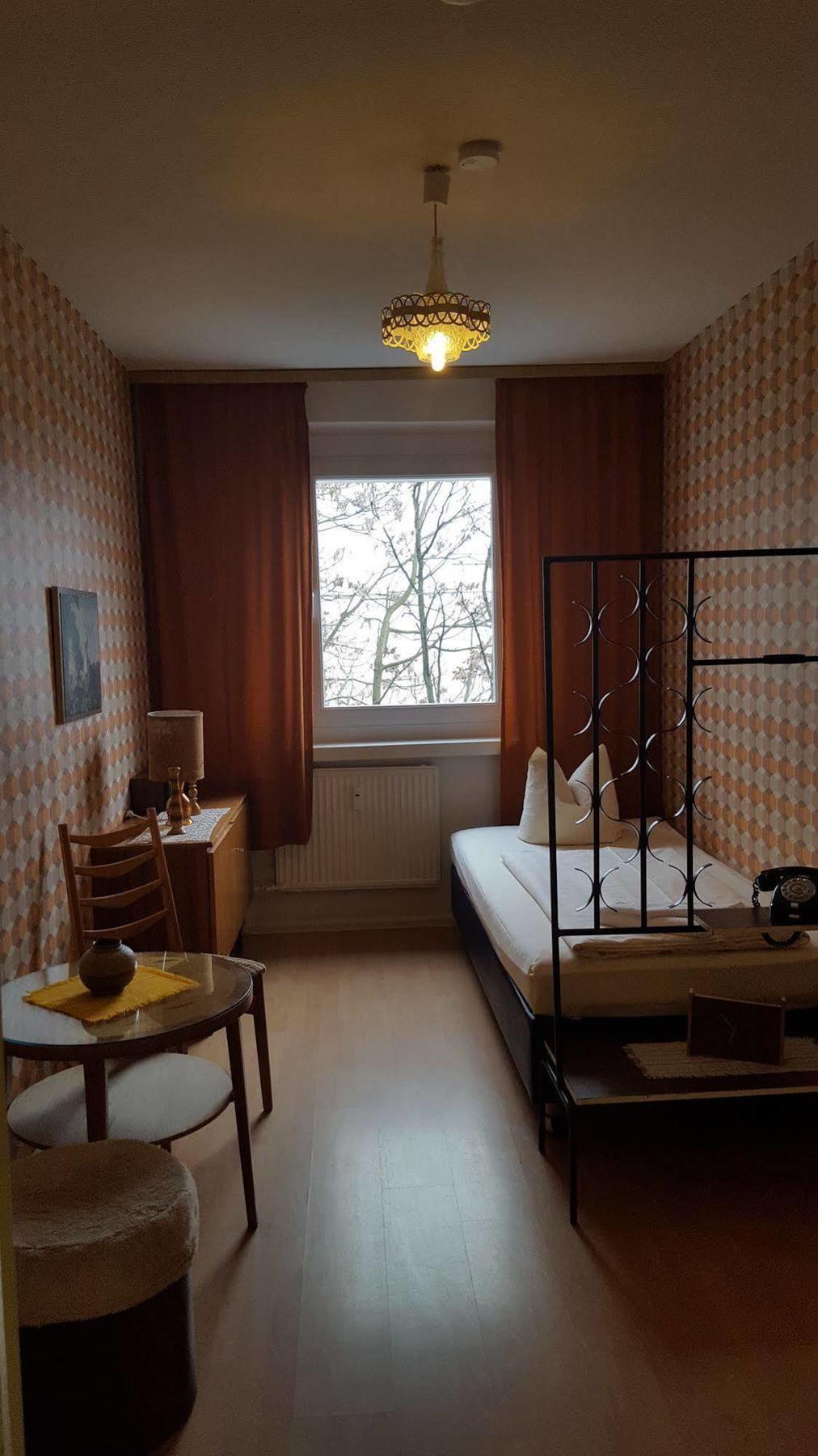 Ostel - Das Ddr Hostel Berlin Eksteriør bilde